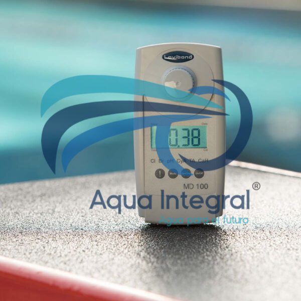 Fotometro para medicion de agua  MD 100 5en1 cloro, pH, ácido cianúrico, alcalinidad, dureza cálcica.